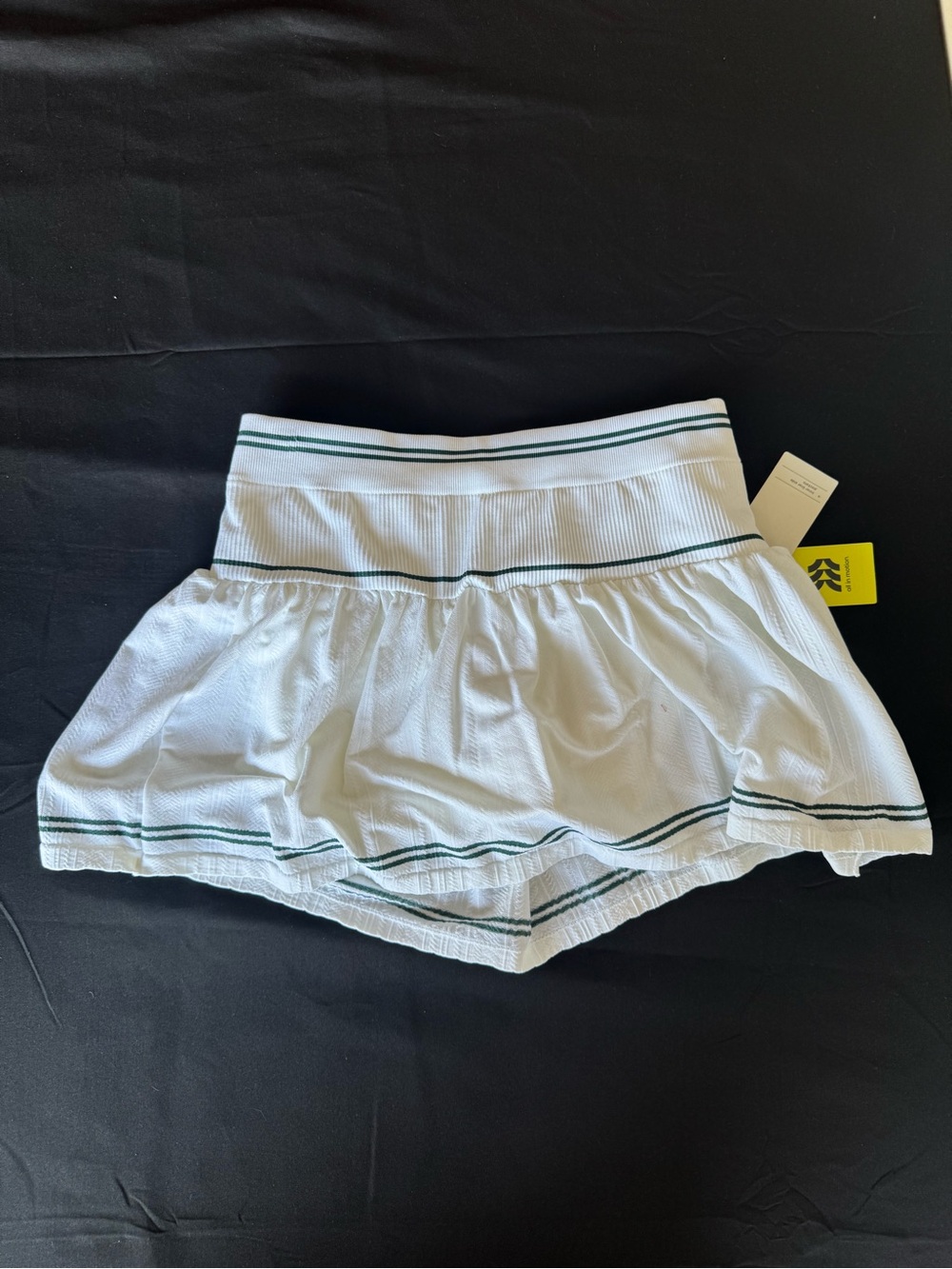 NWT All in Motion Cable Knit Tennis Skort White/Green Women's Small